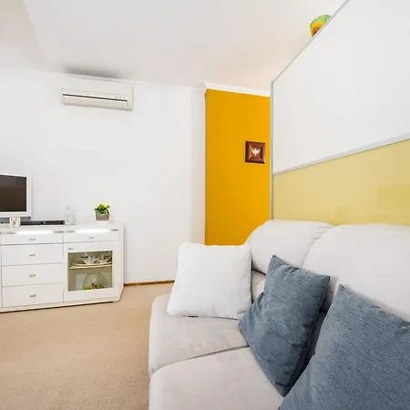 Apartment Romansa *